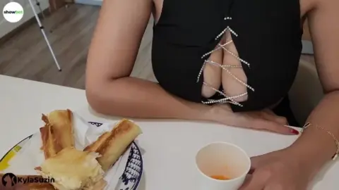 Evli Türbanlı Kadın Sikicisinin Altında İnliyor Türk Porno